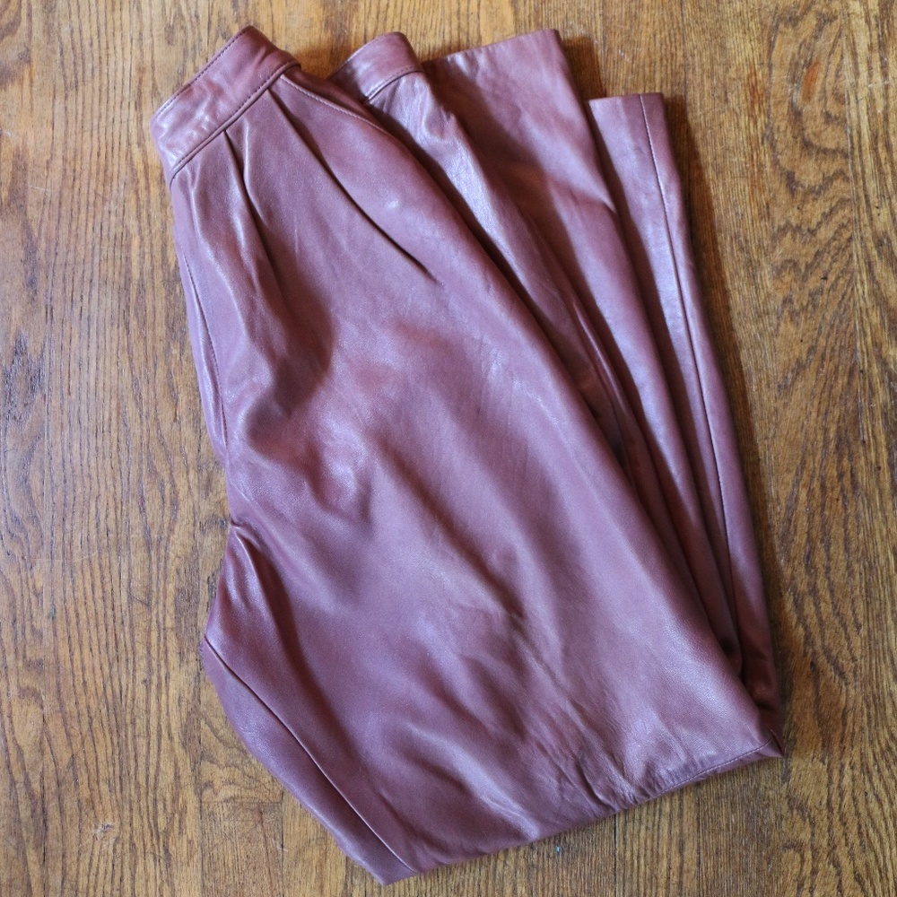 Red Liz Roberts, Robert Elliot Leather Pants